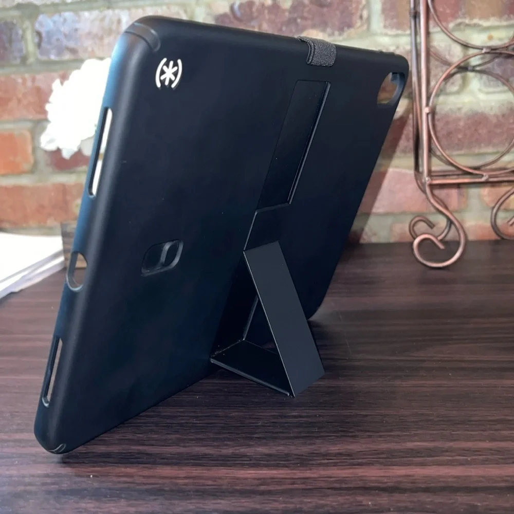Speck IPad Case - Fits IPad 11